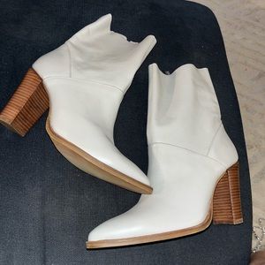 NWOT BRONX GENUINE LEATHER GREY BOOTS